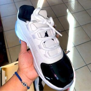 4.5Y jordan 11 low